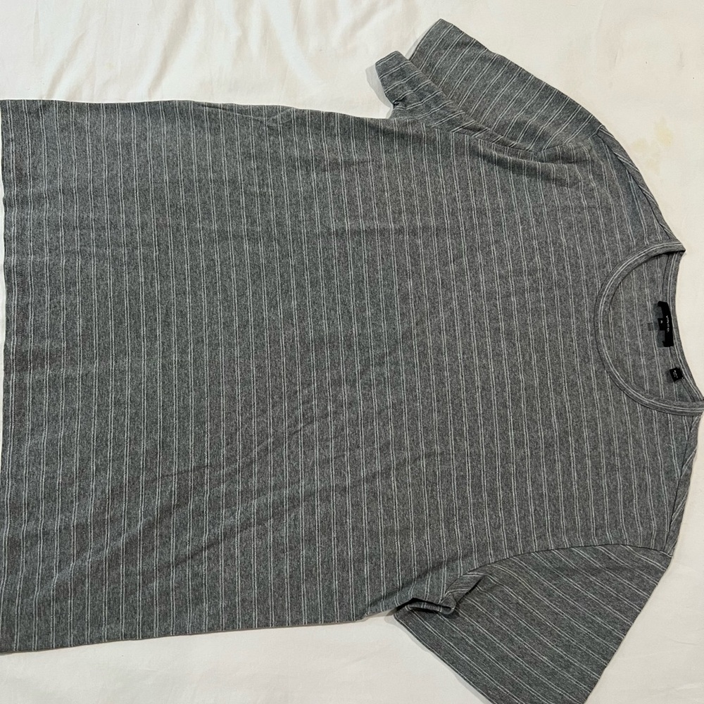 Vince Gray stripe Short Sleeve Tee size XLarge crew neck